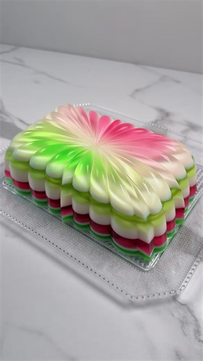 Delicious Raspberry & Lime Jelly Cake Recipe