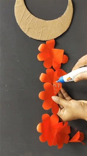 Beautiful Paper Flower Wall Hanging #PaperCraft #Youtubeshorts #Homedecor #Shorts #DIY