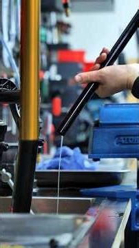 SUSPENSIONSERVICE BEI BIKING IS AWESOME💯 #werkstatt #premium #mtb #bikes #service