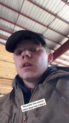 This was trailer was built the same year my papaw was born 😂#dieselmechanic#trashtocash#trailerrepair