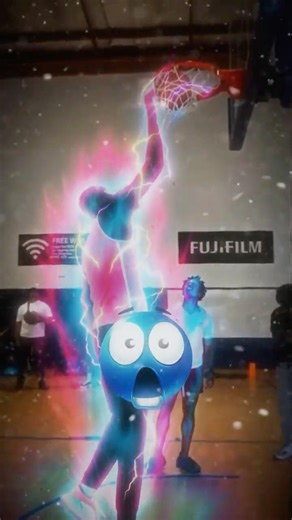 IShowSpeed Reacts to a Dunk WITHOUT Jumping… 😳