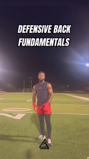 APEX ATHLETIX on Instagram: "Defensive back fundamentals, Stance and pedal for Off-Man and Zone defense #apex #trainapex #trainextraordinary #db #dbdrills #fundamentals #footballtraining #flagfootball #dbtraining"