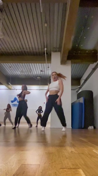 Advanced Jazz Dance with Chloe at Valerie's Dance Studio