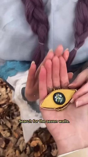 wanted the beginning to feel like an old paramore mv hahah #thepromisedneverlandcosplay #tpncosplay #emmacosplay #tpnmanga #mujikacosplay @theaceelf