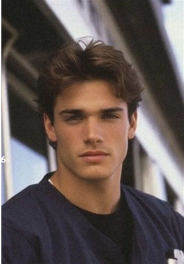 ✅Melhores estilos de cabelos para roto oval! Qual nota você mudaria? Conheça minha consultoria de visagismo online , comente VISAGE