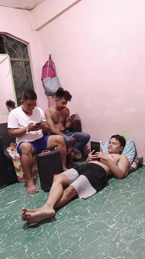 2.6K views · 64 reactions | yeah ( dancing challenge ) #fypシ゚viralシ #viralreels #fbreelsvideo #viralreelsfacebook #funnyreels #yeah #usher | Ghe Tv | Facebook