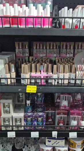 Stunning Cat Eye Nails Tutorial