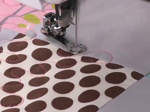 SINGER® MODERN QUILTER™ 8500Q Sewing Machine Drop Feed www.singer.com #singer #swing #diy #singerlove #easyswing #sewinaddict #singermiddleeast #Singer_Africa #خياطة #ابداع #تصميم #ماكينات_خياطة #تفصيل | Singer Africa Middle East Ltd.