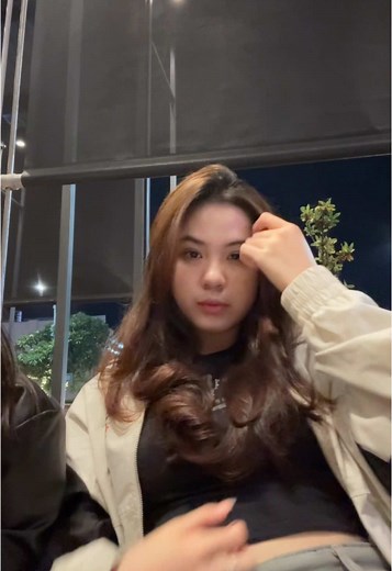 Hand Gestures Explained: Sign Language Basics