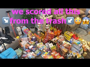 DUMPSTER DIVIN// NO WAY..... ALL THIS FOOD FROM THE TRASH ISN'T EVEN EXPIRED!!!