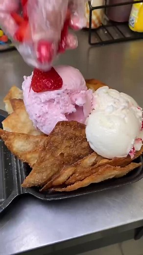 Buñuelos! 😍 Tortilla chips sprinkled w/ brown sugar & cinnamon topped w/ Ice Cream, Strawberries, Cinnamon Toast Crunch, & Condensed Milk! #bunuelos