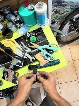 How to change the battery on an electronic Shimano derailleur