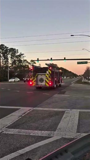 PCFD Engine 25 Responding code 3 *Read description* #palmcoast #firetruck #responding ￼