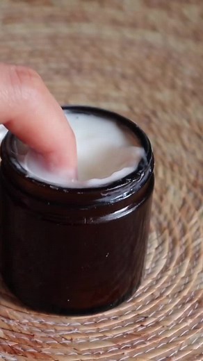 Zero Waste Lotion: Buying vs. Making | DIY Recipe Included