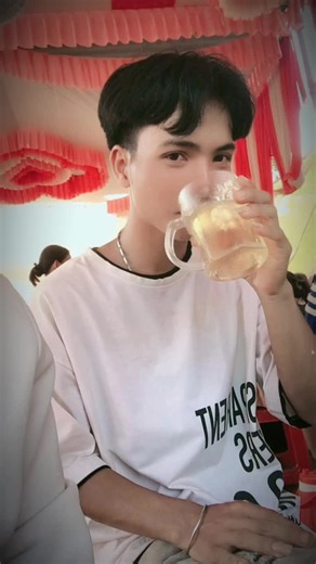 Tú single 2k... trên TikTok