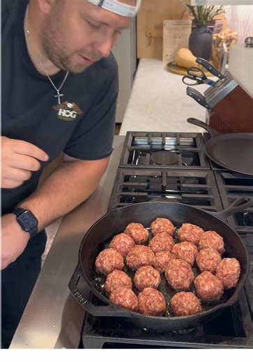 Crispy Garlic Butter Meatball Subs Recipe