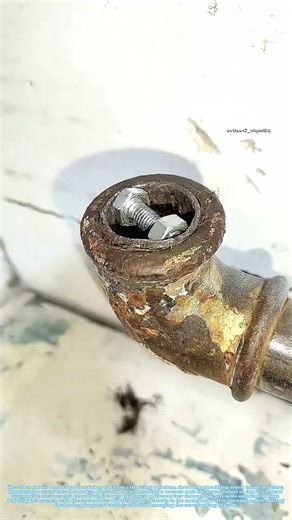 Mechanical Ingenuity: Extracting a Broken Pipe Fitting with Simple Tools