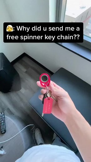 Randomly giving away to followers and then a big giveaway at 1k … prob one at 250 🫣🫣#keyring #keyspinner #spinnerkeychain #screammovie