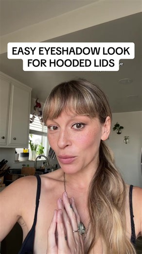 Easy Eyeshadow Techniques for Hooded Eyelids