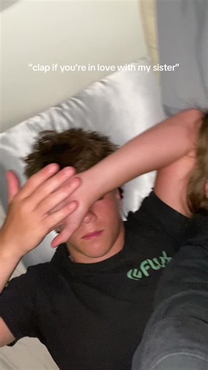 Navigating Jealousy in Relationships with Siblings
