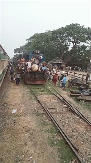 Two Trains Meet at the Same Station | Perfect Timing Moment #shorts #Smith AMB Life