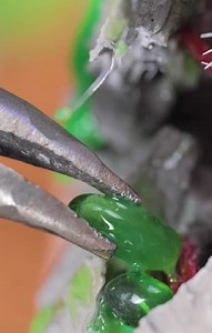 This Nuclear-Inspired Decor Could Be from Alien | 3-Minute Hacks