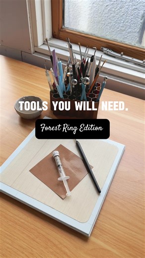FOREST RING TOOL LIST ✨ If you’ve been wanting to make my Forest Ring, here’s exactly what you’ll need: • Ring mandrel (Sully’s ring mould) • Art Clay Silver 999 syringe nozzle • Silver clay paste (for strengthening) • CZ gems (optional sparkle ✨) • Sanding pads (various grits) • Water small paintbrush • Firing setup (torch or kiln) • Brass brush • Polishing tools I get most of my tools from @Metal Clay Ltd I’ll tag them so you can find everything easily 🧡 If you want the full step-by-step tuto