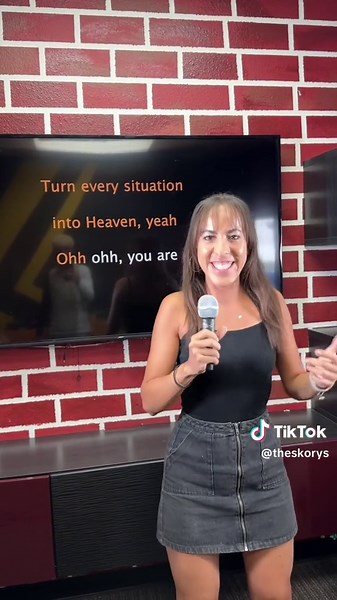 Blind karaoke! Despacito Justin Beiber 😂