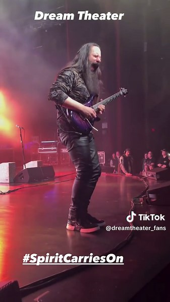 John Petrucci's Solo Guitar Mastery in Dream Theater