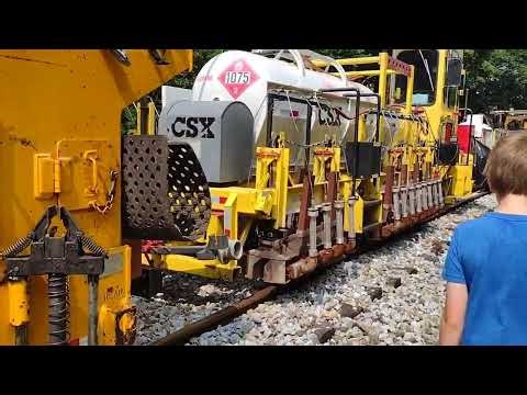 Train Buddies: CSX MOW (Maintenance of Way) equipment