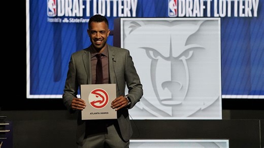 Hawks surprisingly fire Landry Fields after failed play-in push