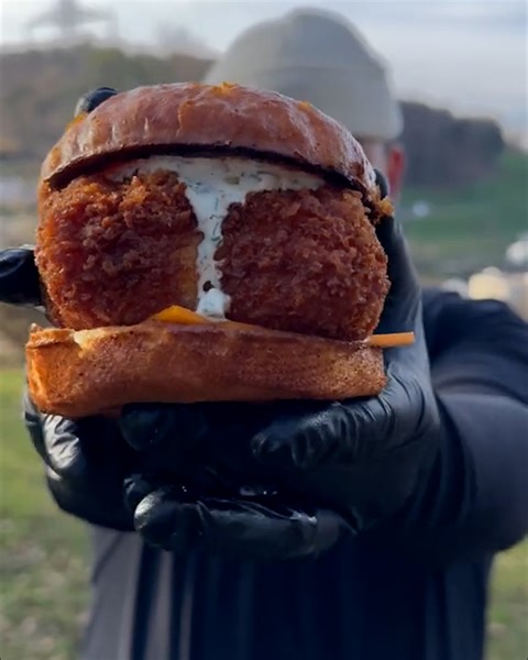 50K views · 342 reactions | Now that's a quality burger 襤 | FOODbible | Facebook