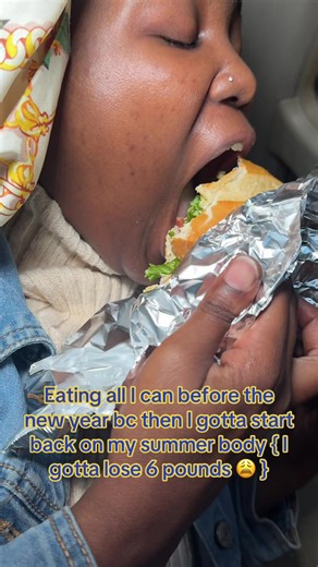 I’m only 115 pounds but I like being petite and not skinny 🥴 if Ykyk but that petite shape is unmatched 😛