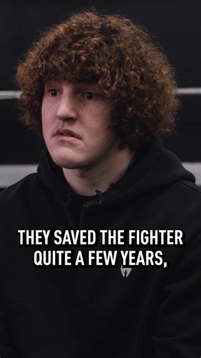 Connor doesn’t stop, until the ref pulls him off | FCC - Full Contact Contender