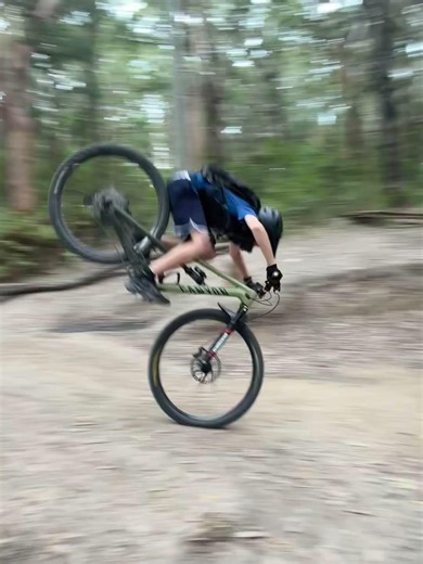 Happy I didn’t go otb little nose manual fail #mtb #iateshit #imokay #mtbcrash