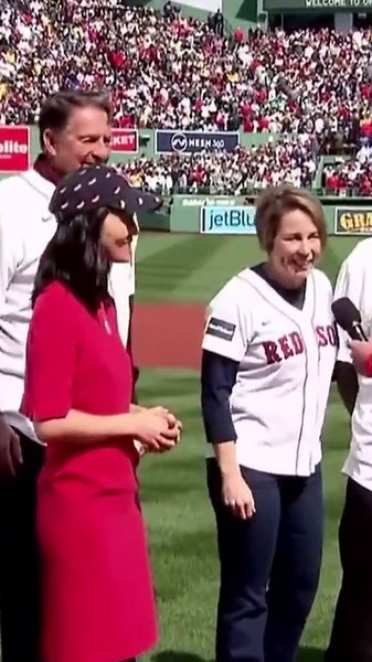 Boston Mayor and Massachusetts Governor booed on Opening Day
