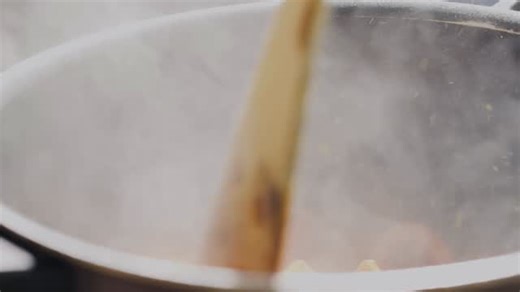 ANAクラウンプラザホテル成田 on Instagram: "IHG Rising Star Chef Recipe Contest 2025 IHG Japanでは、日本全国の調理師学校から学生シェフが集う IHGライジングスターシェフレシピコンテスト2025 を開催しました。参加者は創造性、技術力、そして料理への情熱を存分に発揮し、日本の食の未来を感じさせてくれました。 本コンテストの実現にあたり、ご協力いただいたホテルチーム、審査員を務めていただいたエグゼクティブシェフの皆さま、そして連携校の皆さまに心より感謝申し上げます。本取り組みは、次世代の料理人育成とIHGの雇用ブランド強化に向けた大切な一歩です。 IHGでのキャリアにご興味のある方は、ぜひ下記より募集情報をご覧ください。 👉 https://careers.ihg.com/jp-ja/ また、学生や若手人財の育成を支援する IHG Academy についてはこちらをご覧ください。 👉https://careers.ihg.com/jp-ja/academy/ 今後の採用関連イベントとして、以下を予定しています。 ・2