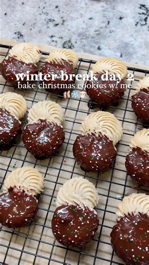 vlogmas day 23 🎅🏻❄️| qotd: do u open gifts on christmas eve or christmas day? (if u celebrate)