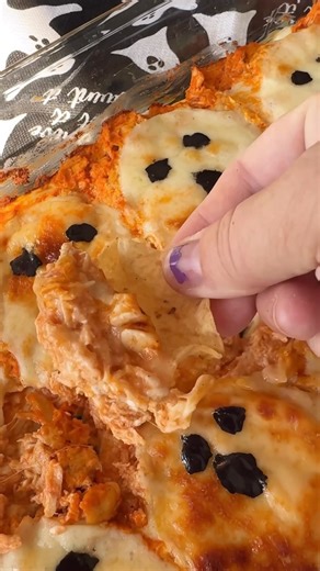 When you’re craving buffalo chicken dip but it’s Halloween! Recipe 👇 Recipe - https://www.playpartyplan.com/halloween-buffalo-chicken-dip/ | Play Party Plan
