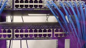 16K views · 32 reactions | Prueba la próxima generación de redes con un AP Wi-Fi 6 gratuito. Aprenda a impulsar la eficiencia, la visibilidad y la seguridad de TI y elimina el tiempo de inactividad. | Extreme Networks | Facebook