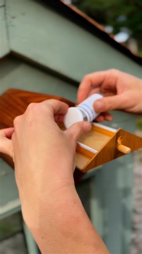 Mason Bees are gentle, non-aggressive native bees that are incredible pollinators — often even more effective than honeybees! 🐝 Unlike honeybees, they don’t live in hives or need constant care. Instead, they nest in natural spaces like hollow plant stems or tree holes — and that’s where our Mason Bee Hut Kit comes in. 🌼 What’s inside the Kit? • Mason Bee Cocoons – Kickstart your population with protected, ready-to-hatch bees • Cedar Hut – Long-lasting, weather-resistant home made from Pacific 