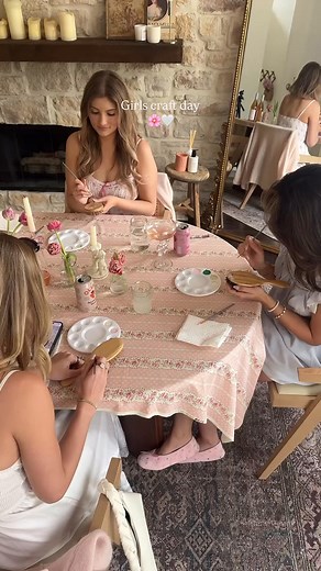 3.5K views · 58 reactions | Girls day painting hairbrushes 懶 This was such a fun spring girls day activity & love how our brushes each came out . . . . . #diy #diyfashion #hairbrush #crafting #spring #pinterest #pinterestinspo #pinterestgirls #pinterestinspired #craftnight | Handy Heaven | Facebook