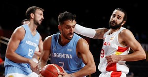 Juegos Olímpicos: la Selección de básquet cayó por 81-71 ante España y deberá esperar resultados para clasificar