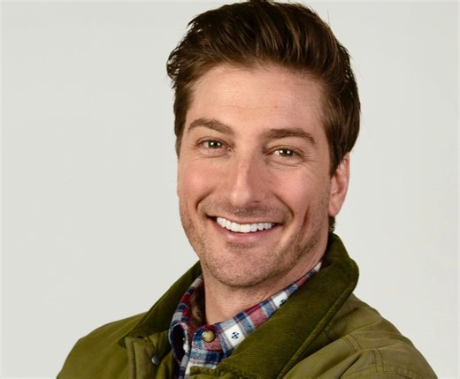 Daniel Lissing talks about his new holiday film 'Catering Christmas'