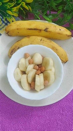 केला और मूंगफली एक साथ खाने के फायदे#food​​ #ayurved​​ #viral​​ #health​ #ytshorts #shortsfeed​ #yt