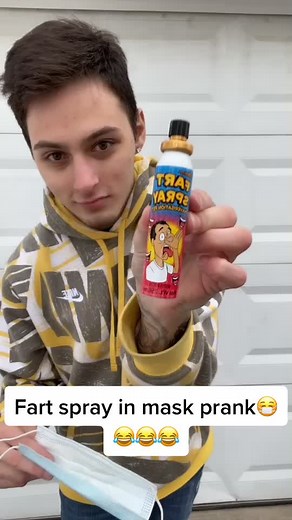 Fart spray in mask prank😷😂 #fartspray #fartsprayprank #prank #gf