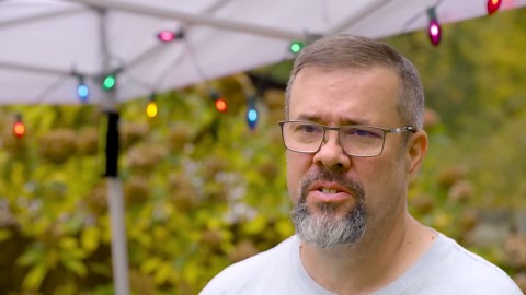 RYOBI 40V 300-Watt Portable Battery Inverter Power Source w/ 40V Lithium-Ion 6.0 Ah High-Capacity Battery RY40BG02B-OP4060A1