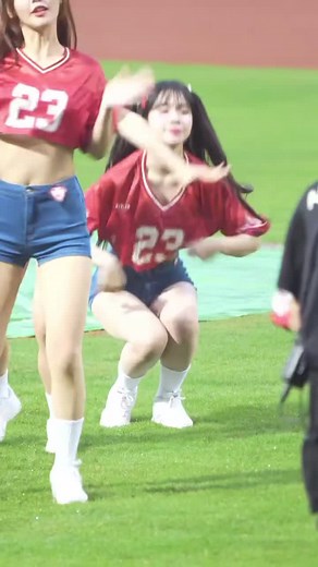 Lee Da Hee: Coreanas e Cheerleaders em Ação