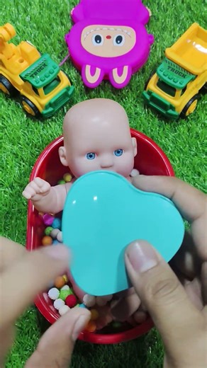 Magic Rainbow Candy Bathtub & M&M's Slime Cutting! Satisfying