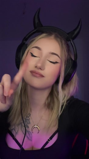 Vidéos de Laura Suzuya (@laura_suzuya) avec son original - son francais🎧🎶